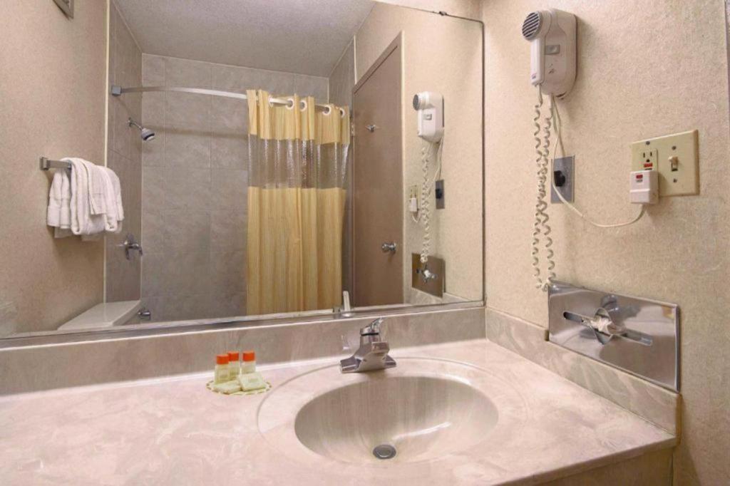 Hotel Buckeye Express 2*
